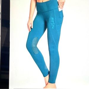 Fits T4 fleece lined winter knee patch riding breeches. Sz S NWT